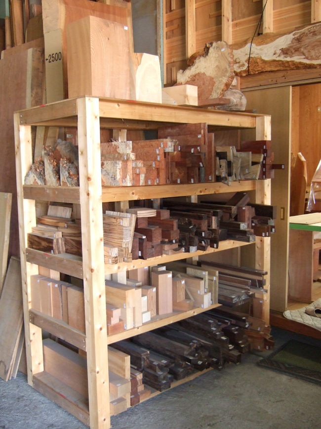 木材端材（はざい）コーナー 国産材から世界の珍しい銘木まで多数販売 